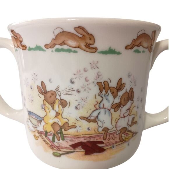 Bunnykins Hug A Mug Bunnies Blowing Bubbles NEW No Box 2 Handles ROYAL DOULTON.  - Picture 10 of 16